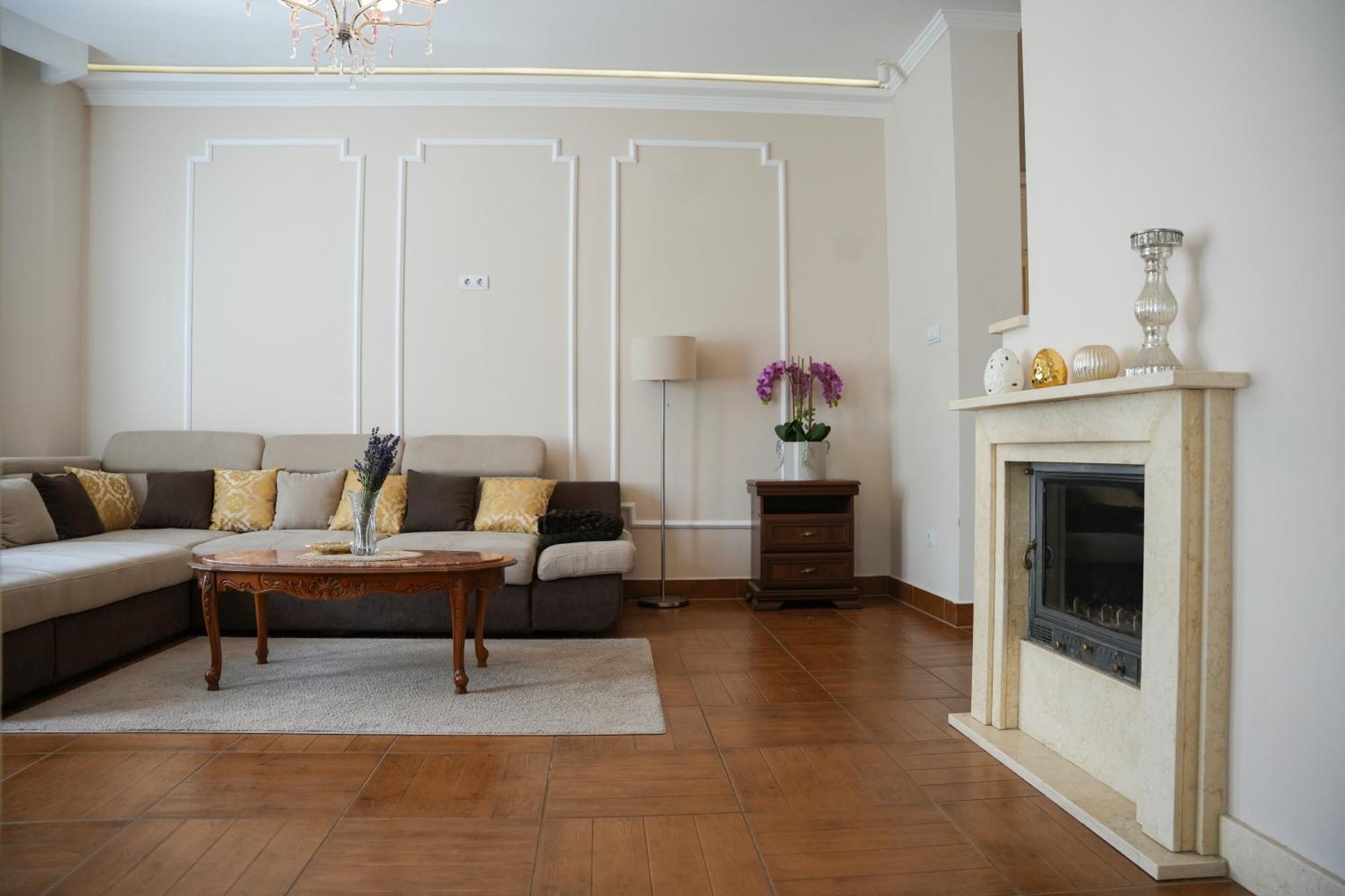 מישקולץ Varkert Deluxe Apartmanhaz מראה חיצוני תמונה