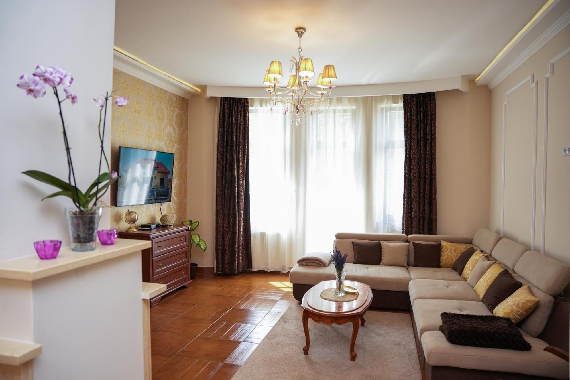 מישקולץ Varkert Deluxe Apartmanhaz מראה חיצוני תמונה