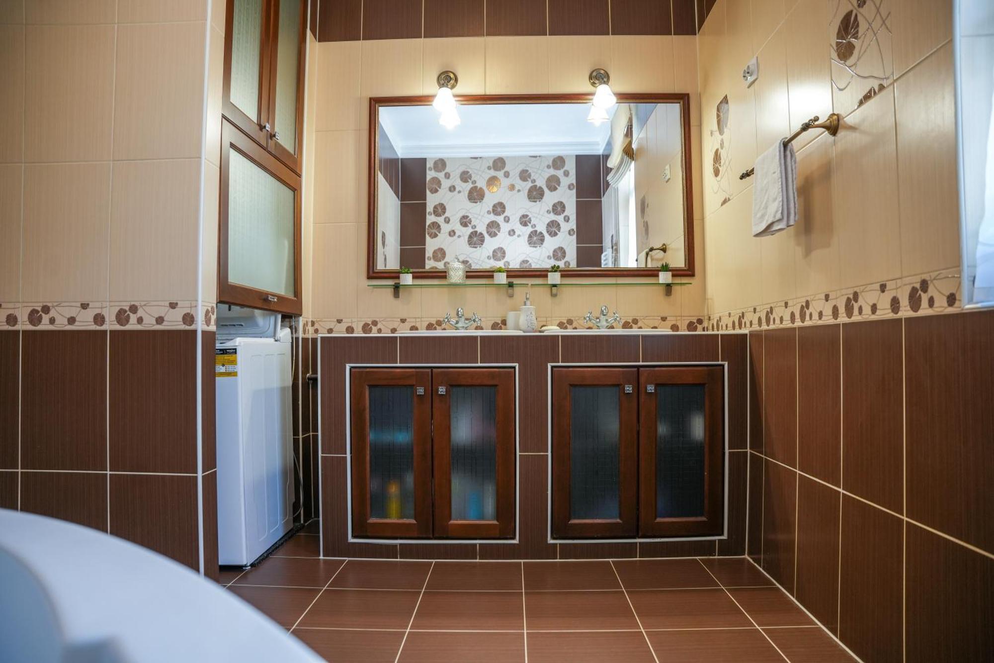 מישקולץ Varkert Deluxe Apartmanhaz מראה חיצוני תמונה